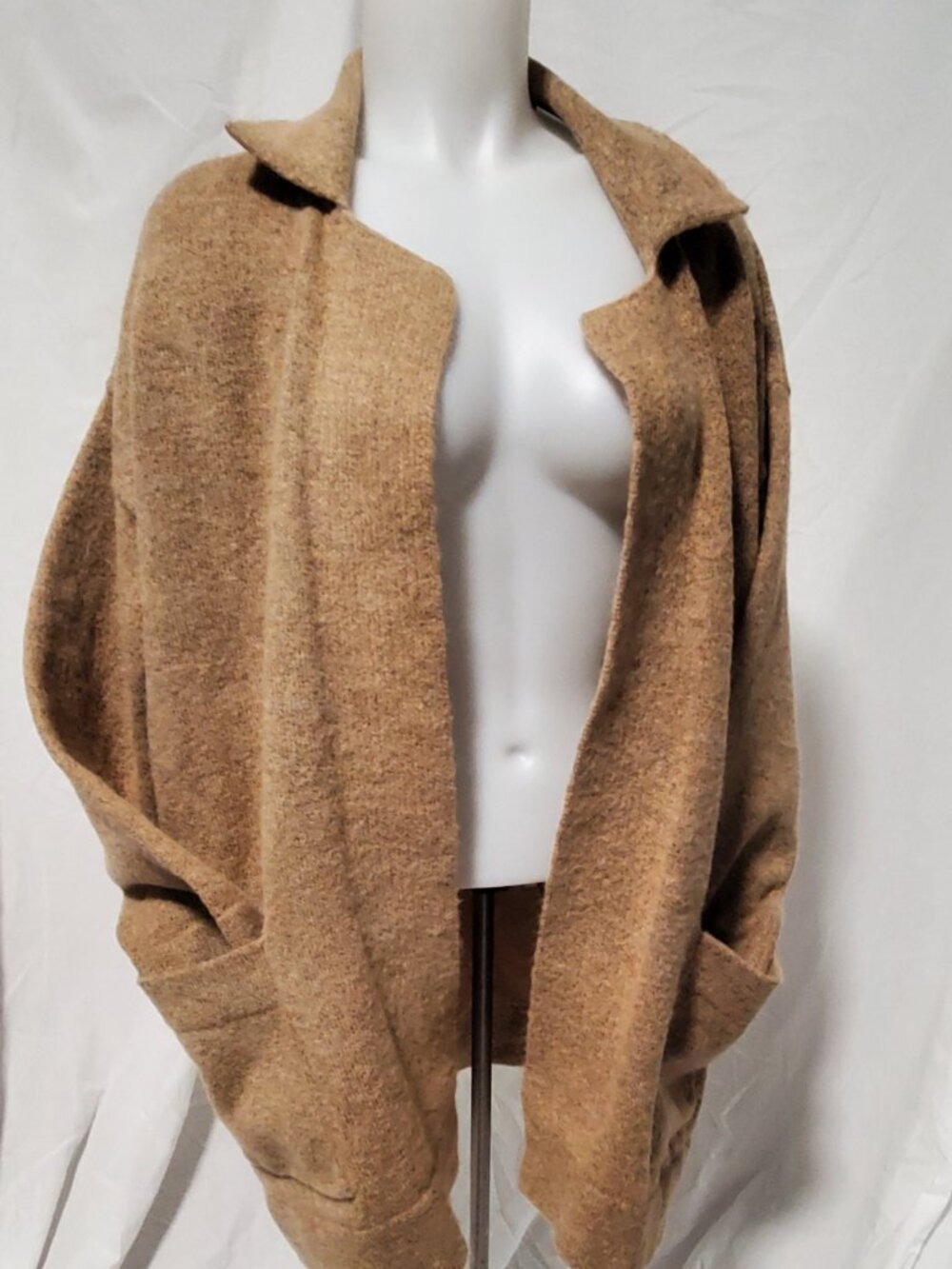 Thread Supply J1438SWND Camel Long sweater Size M